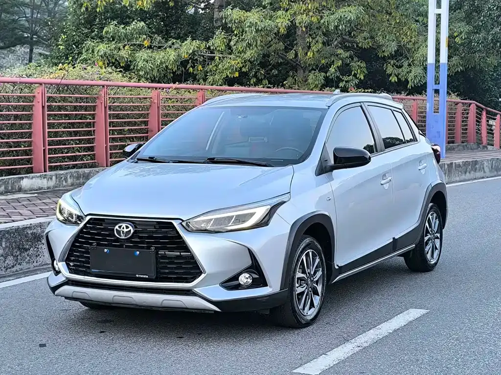 Toyota Yaris L — фото 9