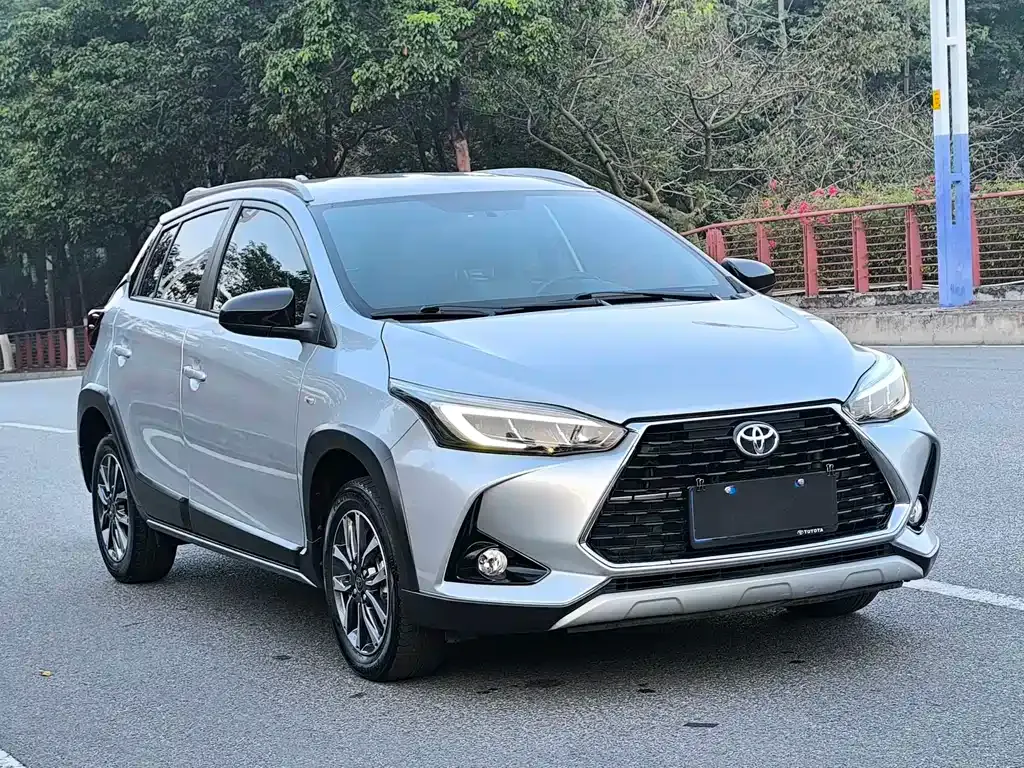 Toyota Yaris L — фото 7