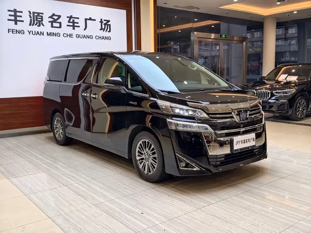 Toyota Vellfire — фото 4