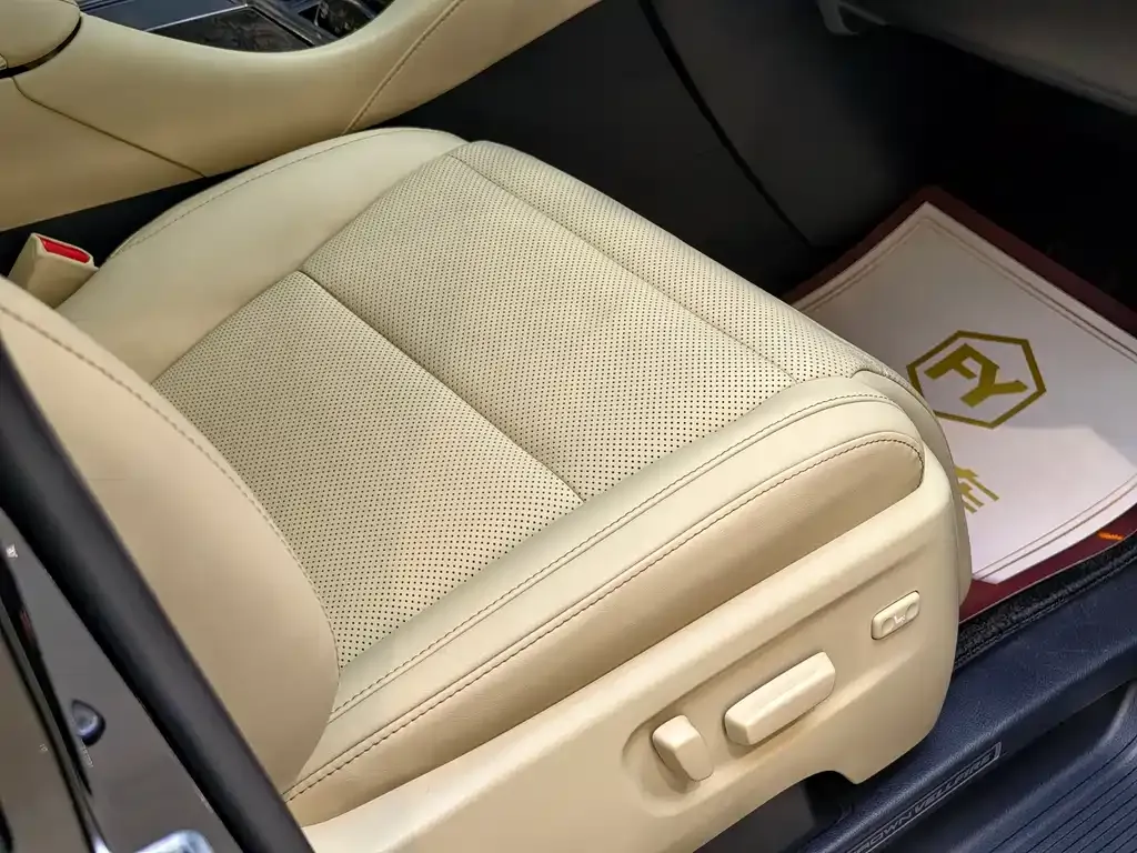 Toyota Vellfire — фото 10