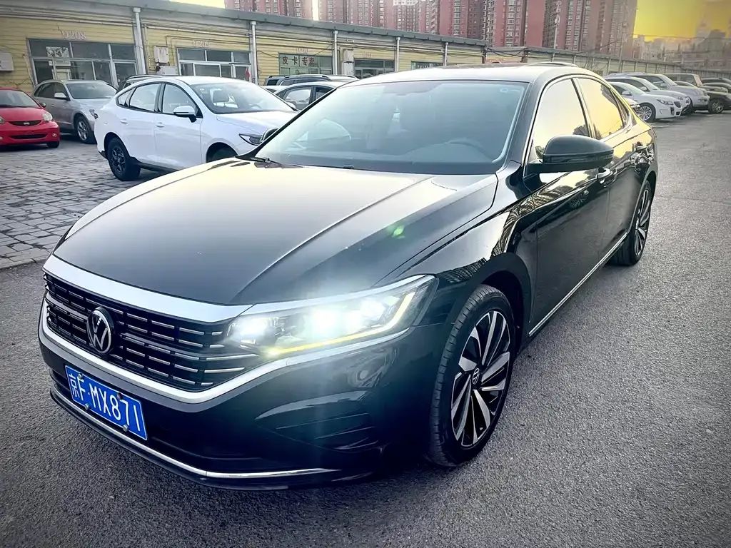 Volkswagen Passat — фото 1