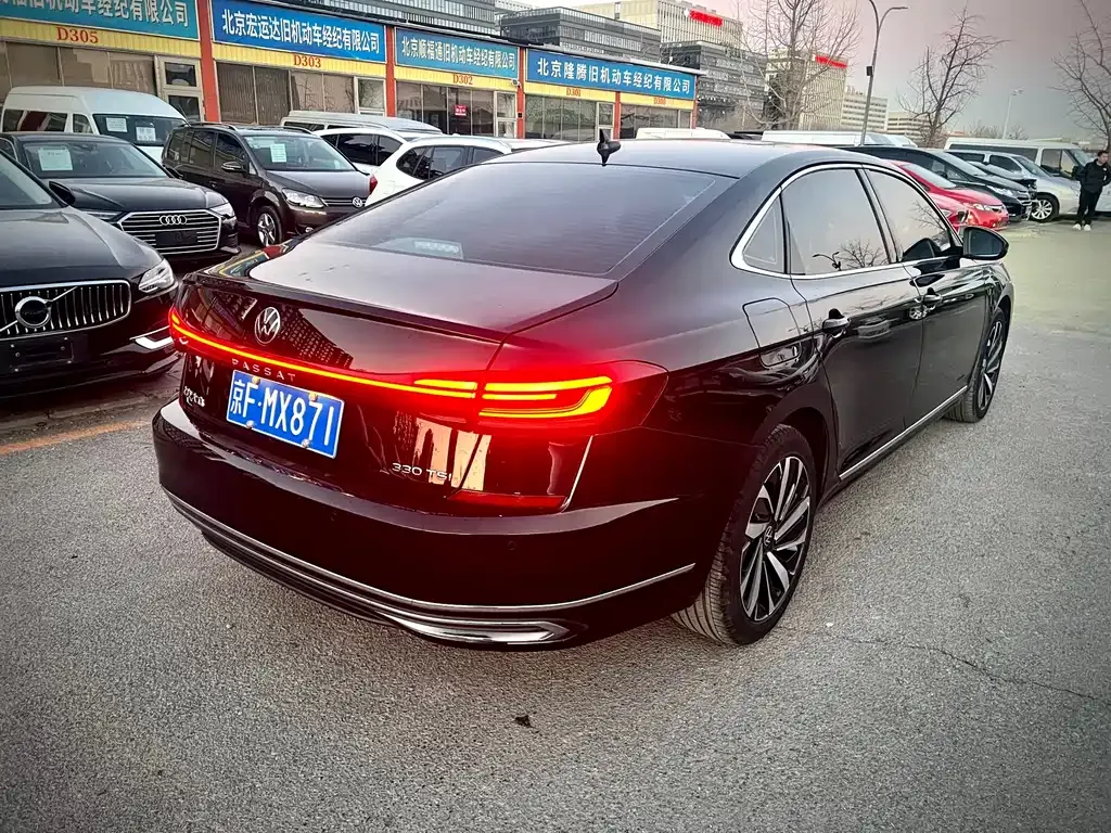 Volkswagen Passat — фото 9