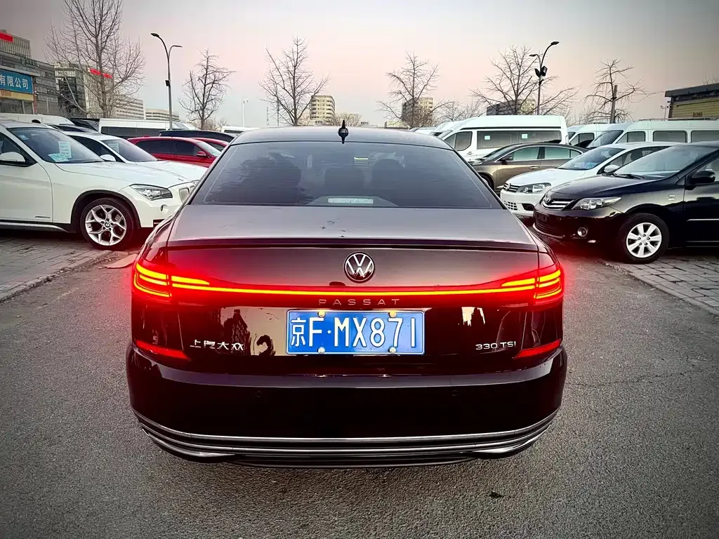 Volkswagen Passat — фото 10