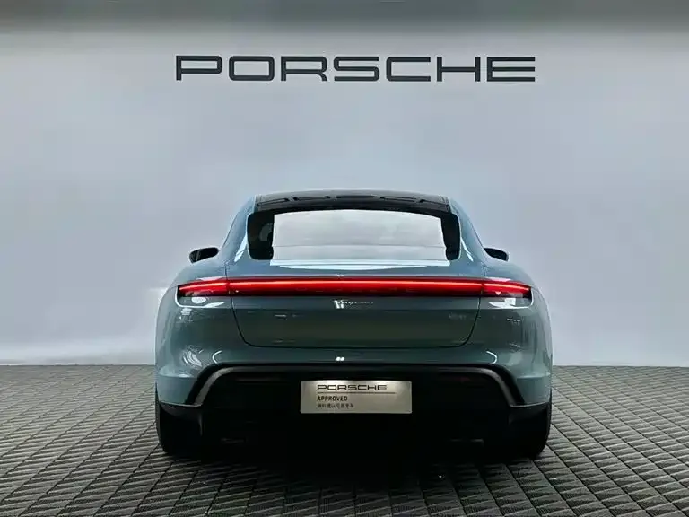 Porsche Taycan — фото 5