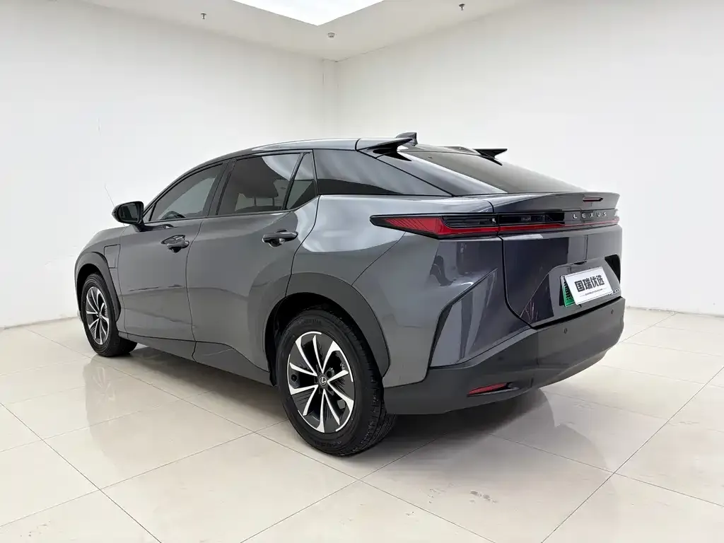 Lexus RZ — фото 4