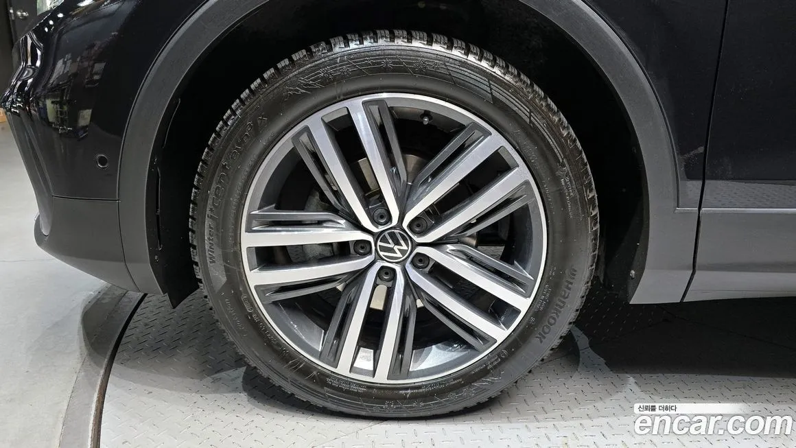 Volkswagen Tiguan — фото 5