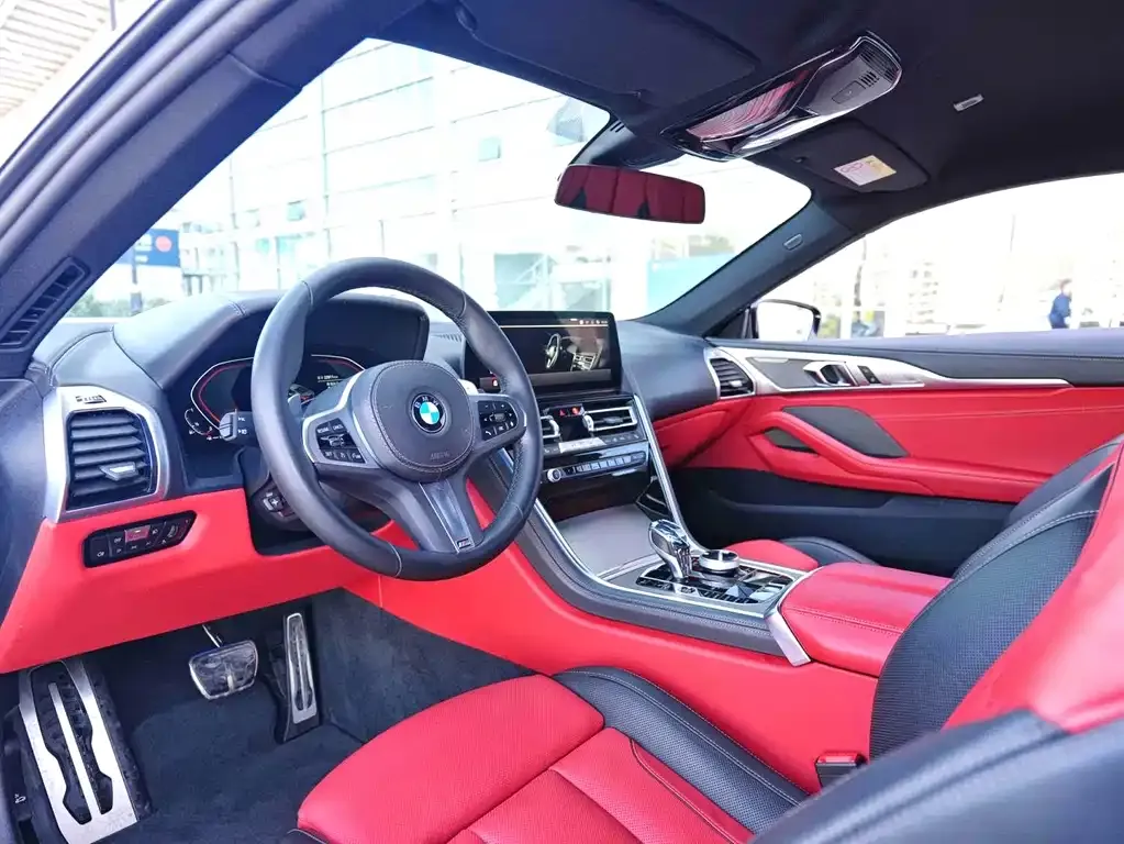 BMW 8 Series — фото 5