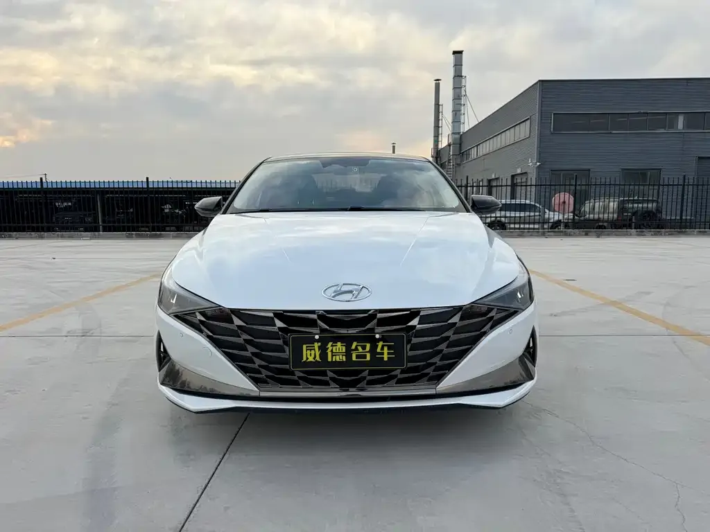 Hyundai Elantra — фото 4
