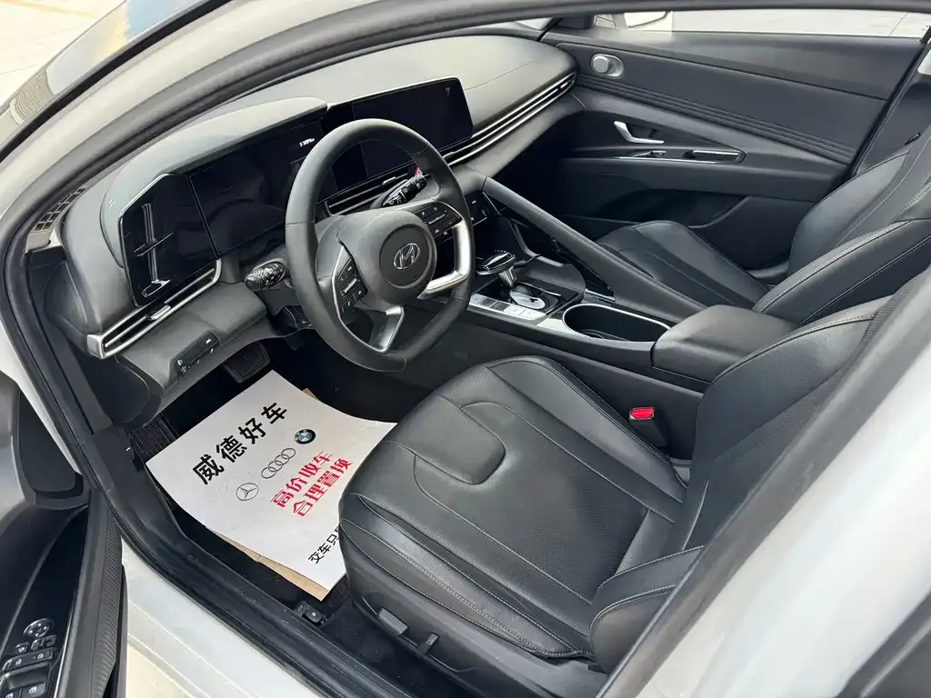Hyundai Elantra — фото 5