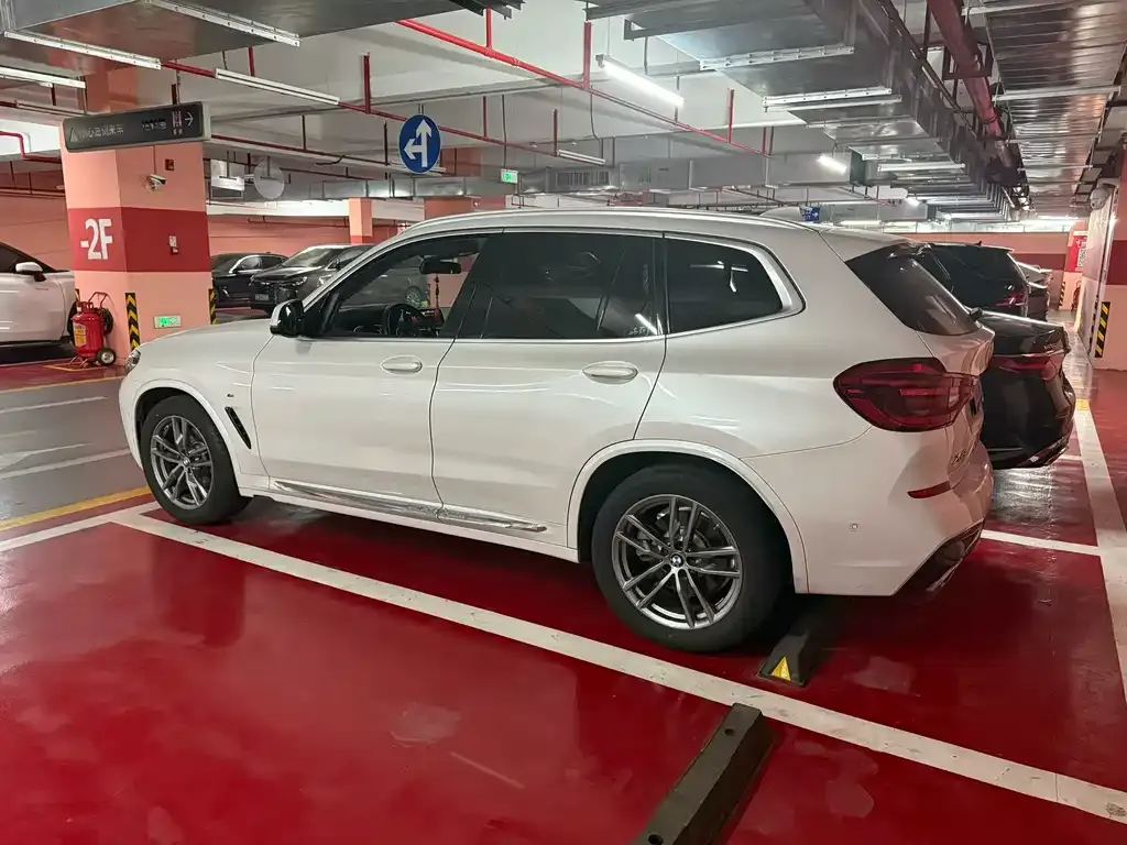 BMW X3 — фото 10