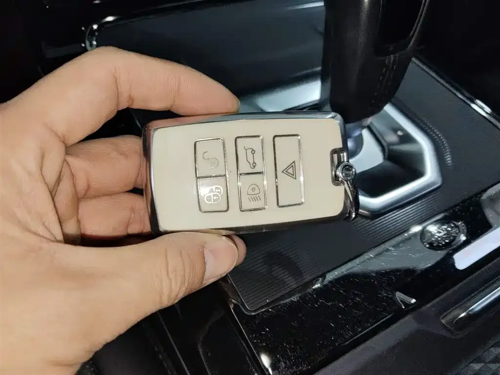 Land Rover Evoque — фото 8