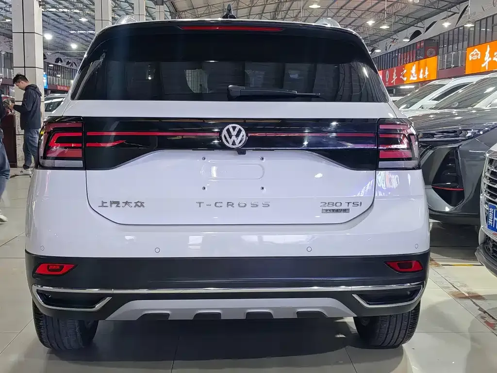 Volkswagen T-Cross — фото 10
