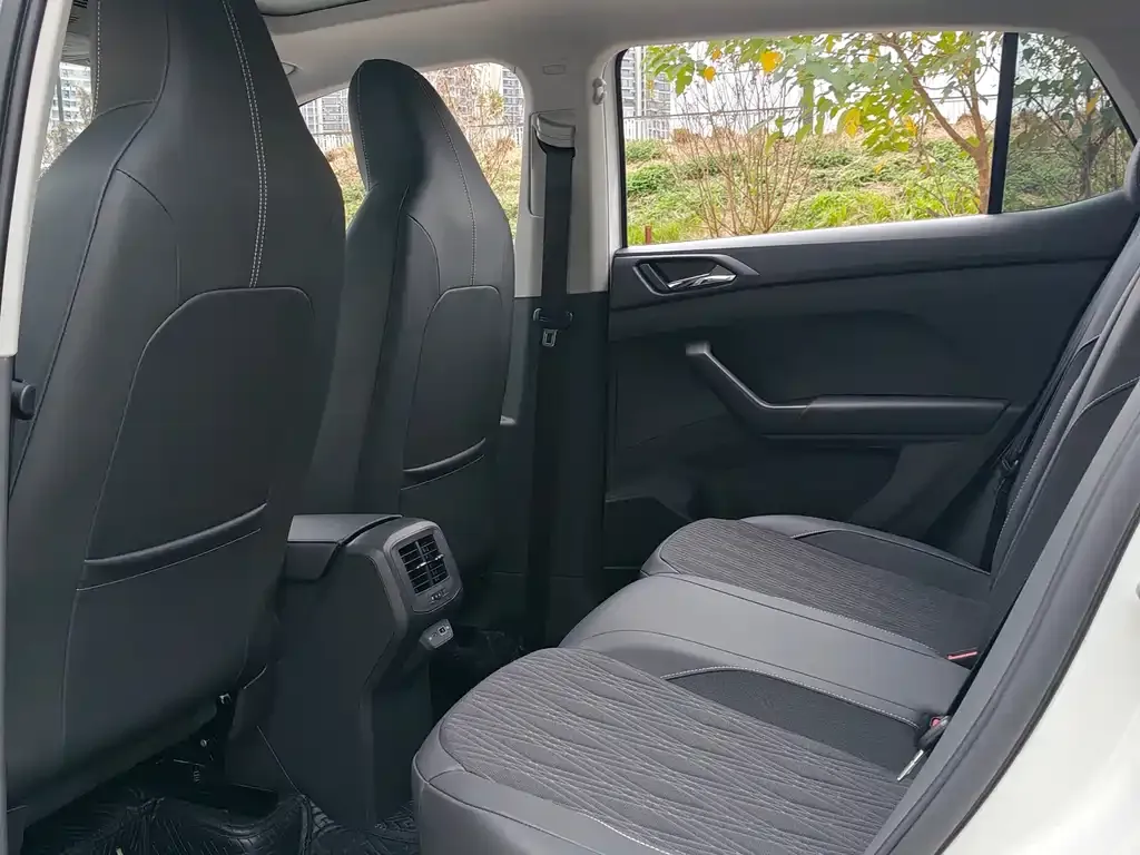 Volkswagen T-Cross — фото 4