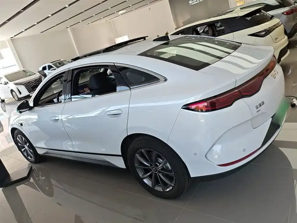 BYD Qin L — фото 9