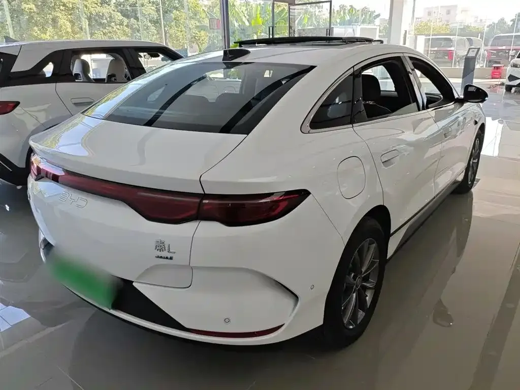 BYD Qin L — фото 5