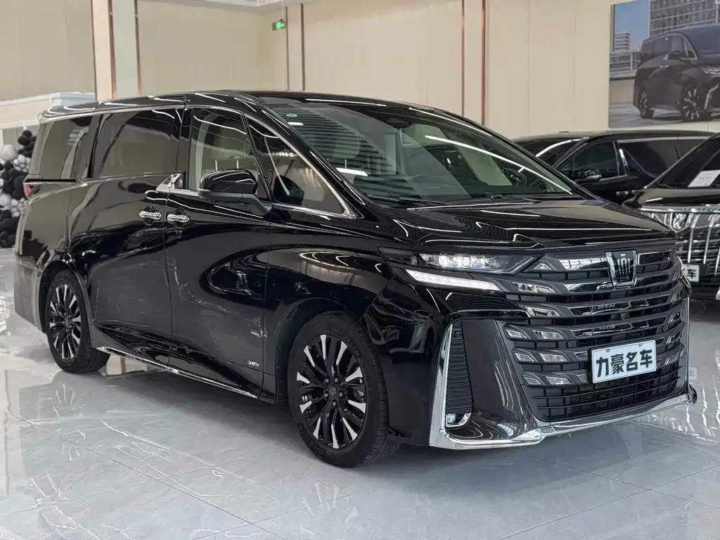 Toyota Vellfire — фото 4