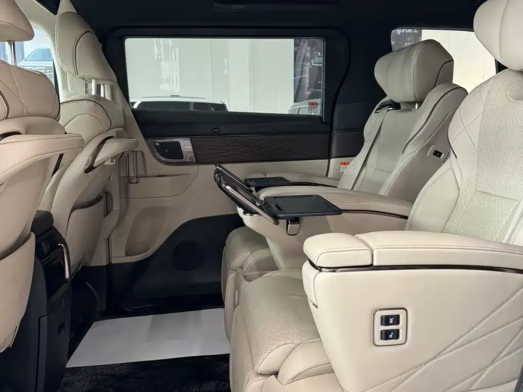 Toyota Vellfire — фото 3