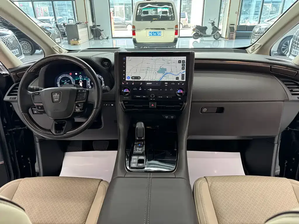 Toyota Vellfire — фото 9