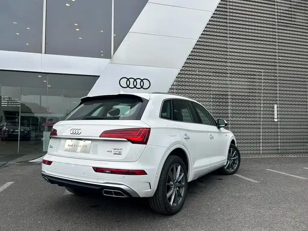 Audi Q5L — фото 4