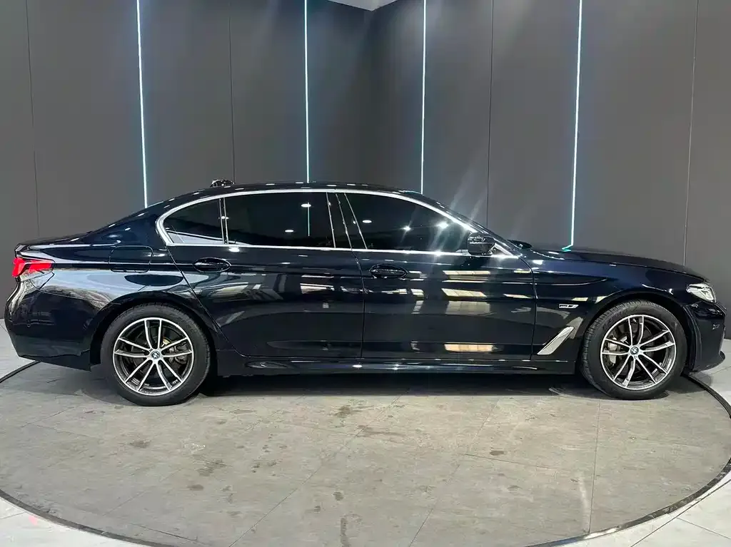 BMW 5 Series New Energy — фото 2