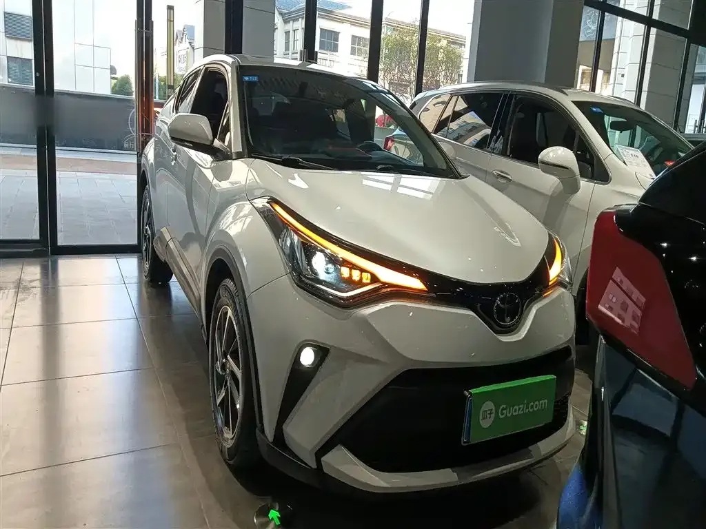 Toyota C-HR — фото 5