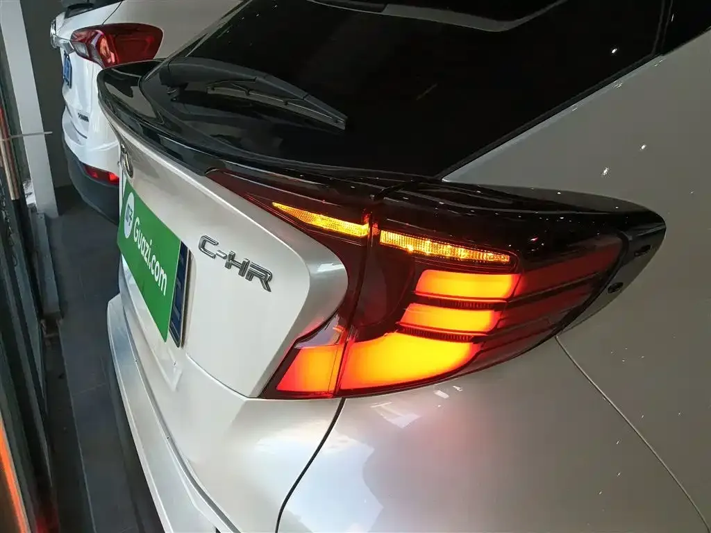 Toyota C-HR — фото 3