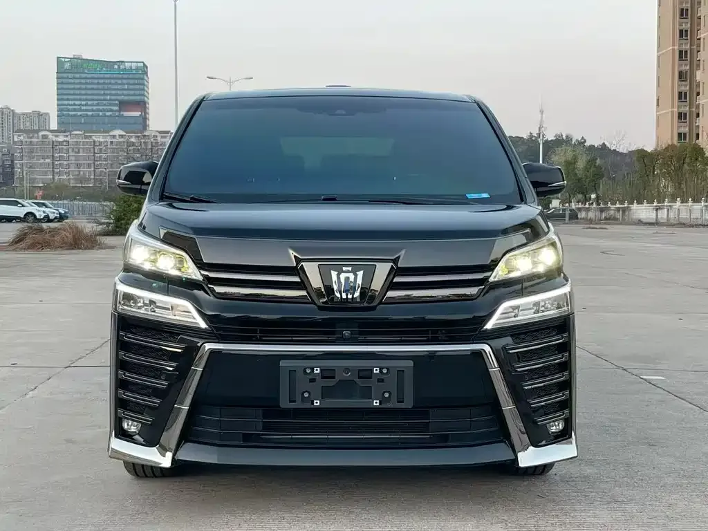 Toyota Vellfire — фото 8