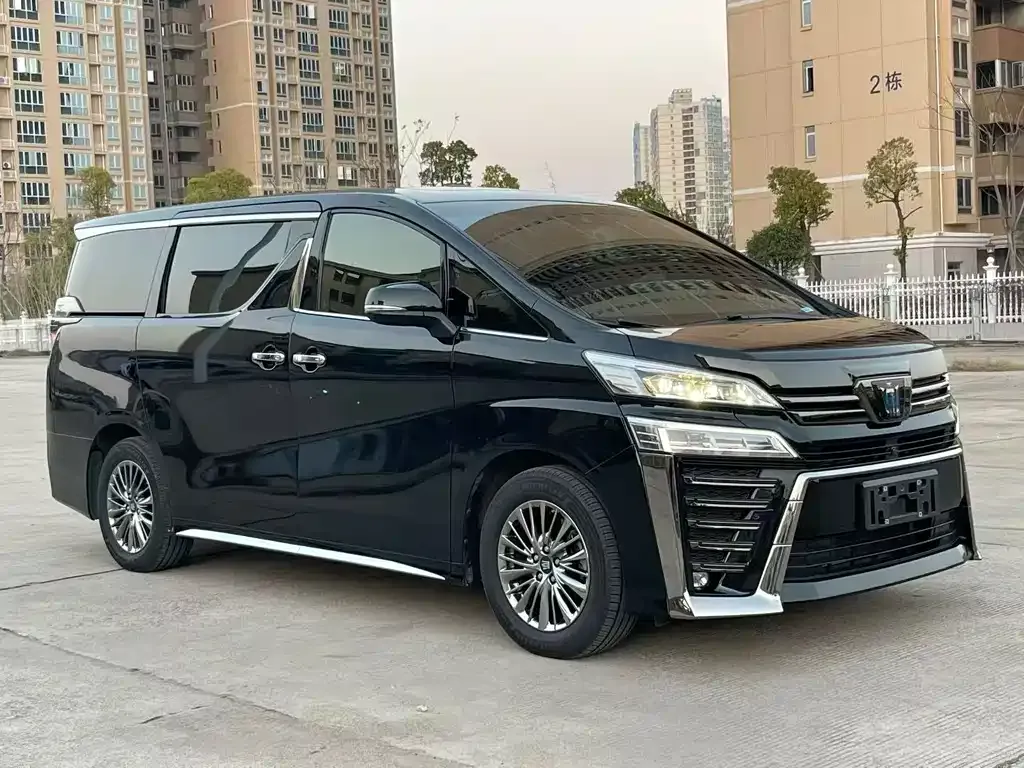 Toyota Vellfire — фото 3