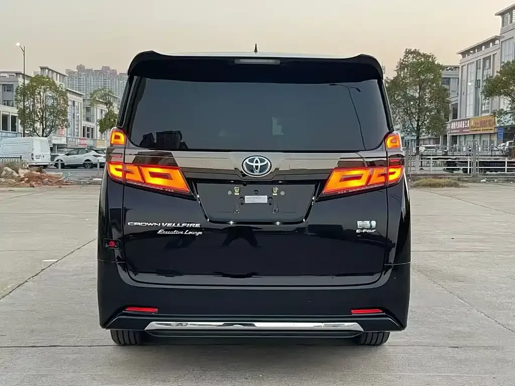 Toyota Vellfire — фото 4