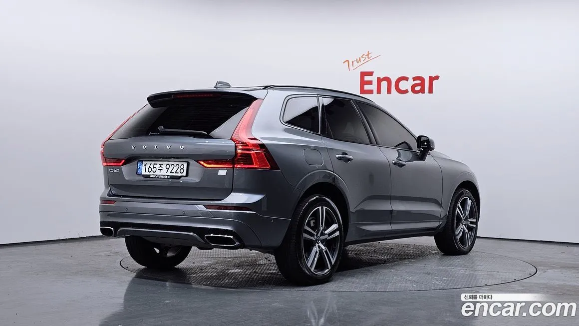 Volvo XC60 — фото 3