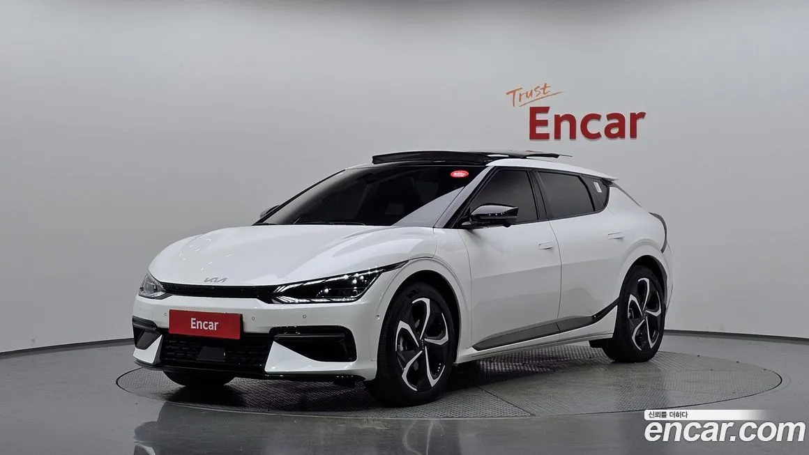 Kia EV6 — фото 1