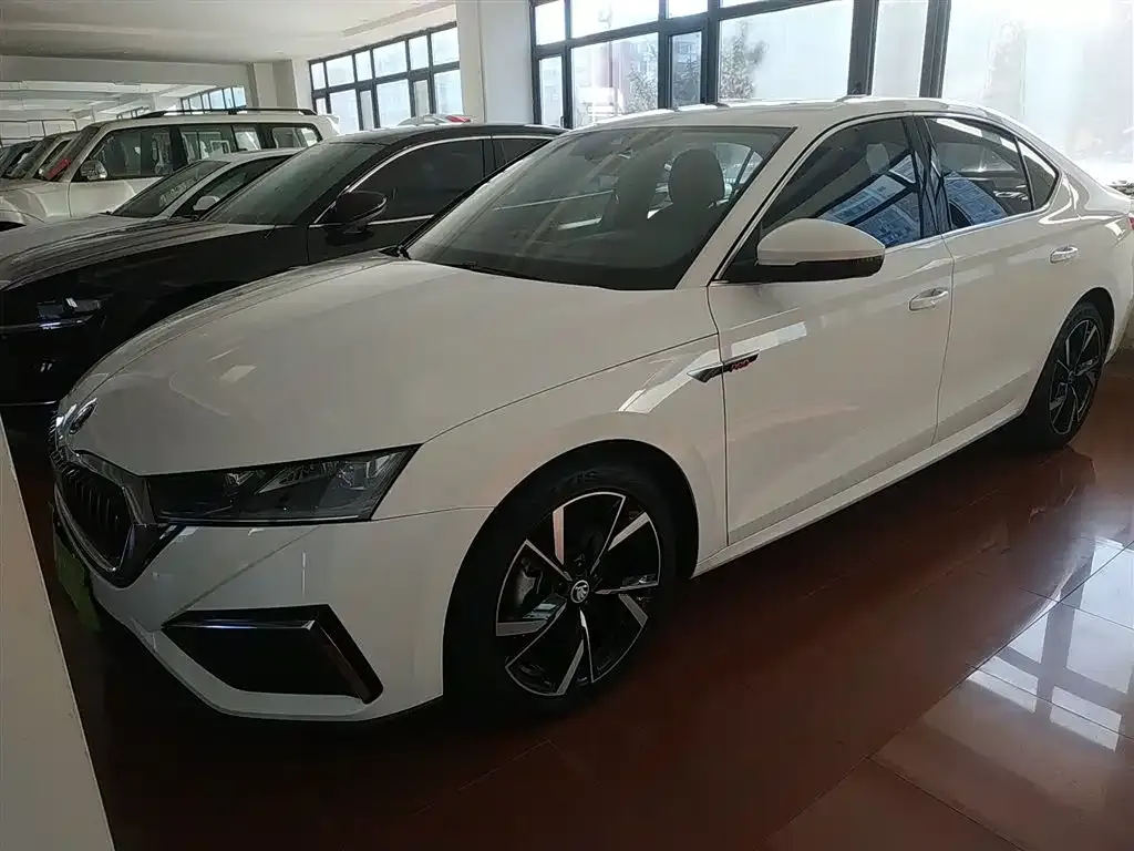 Skoda Octavia — фото 4