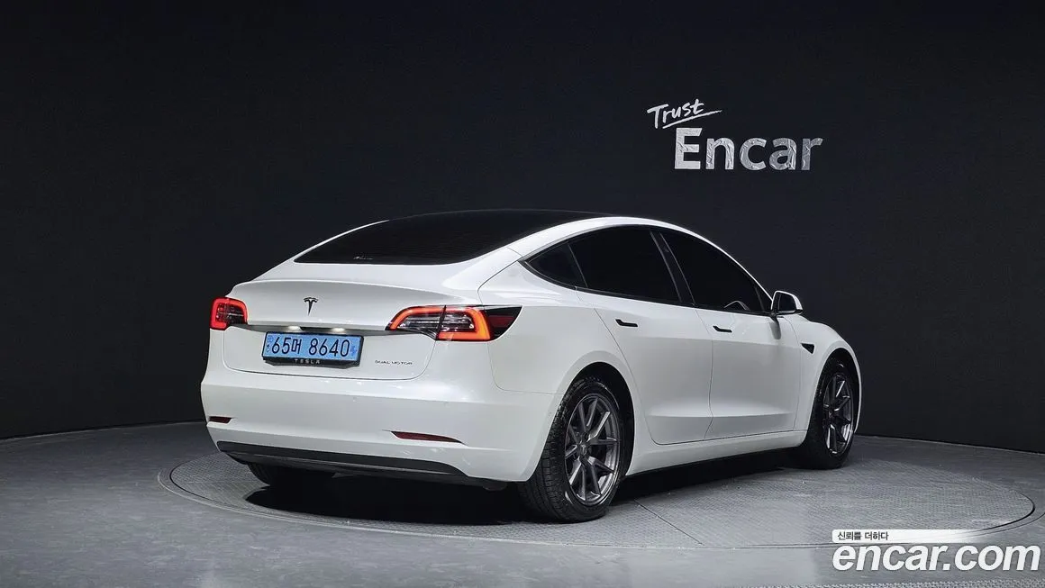 Tesla Model 3 — фото 2