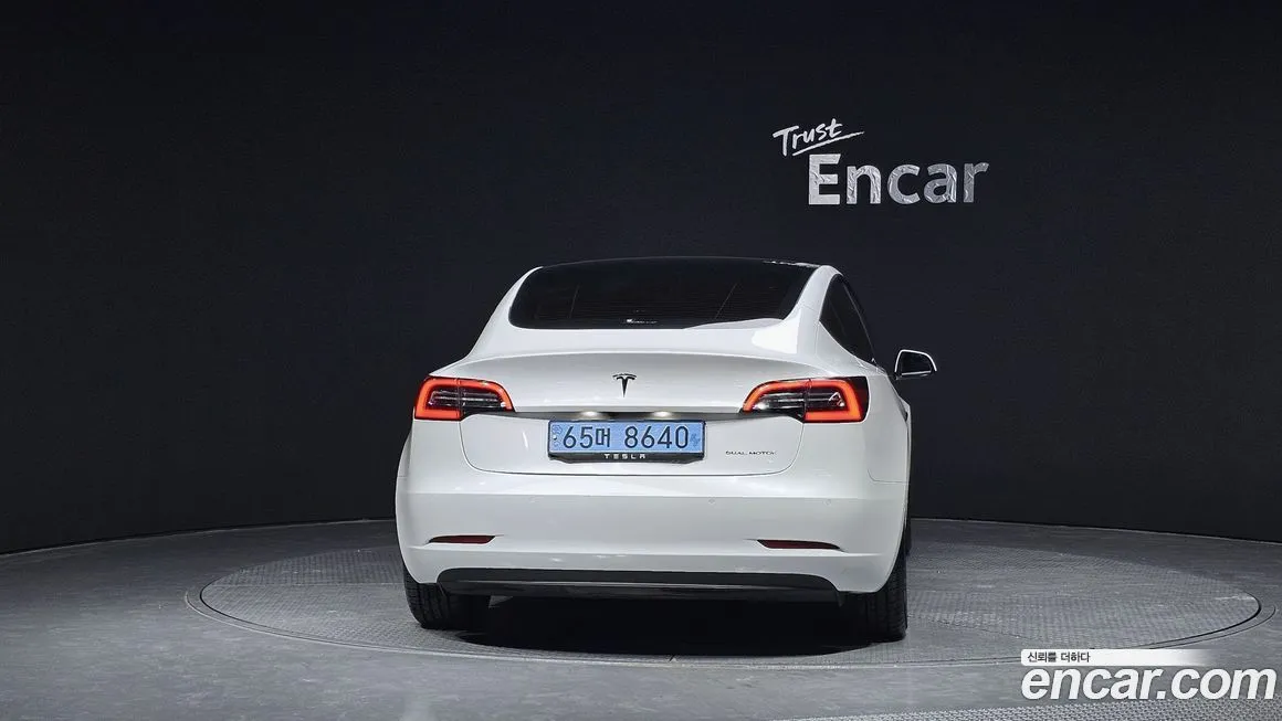 Tesla Model 3 — фото 3