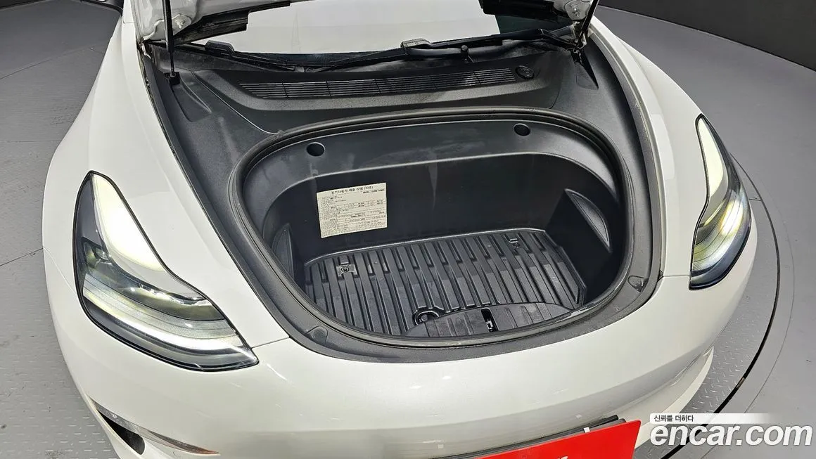 Tesla Model 3 — фото 8