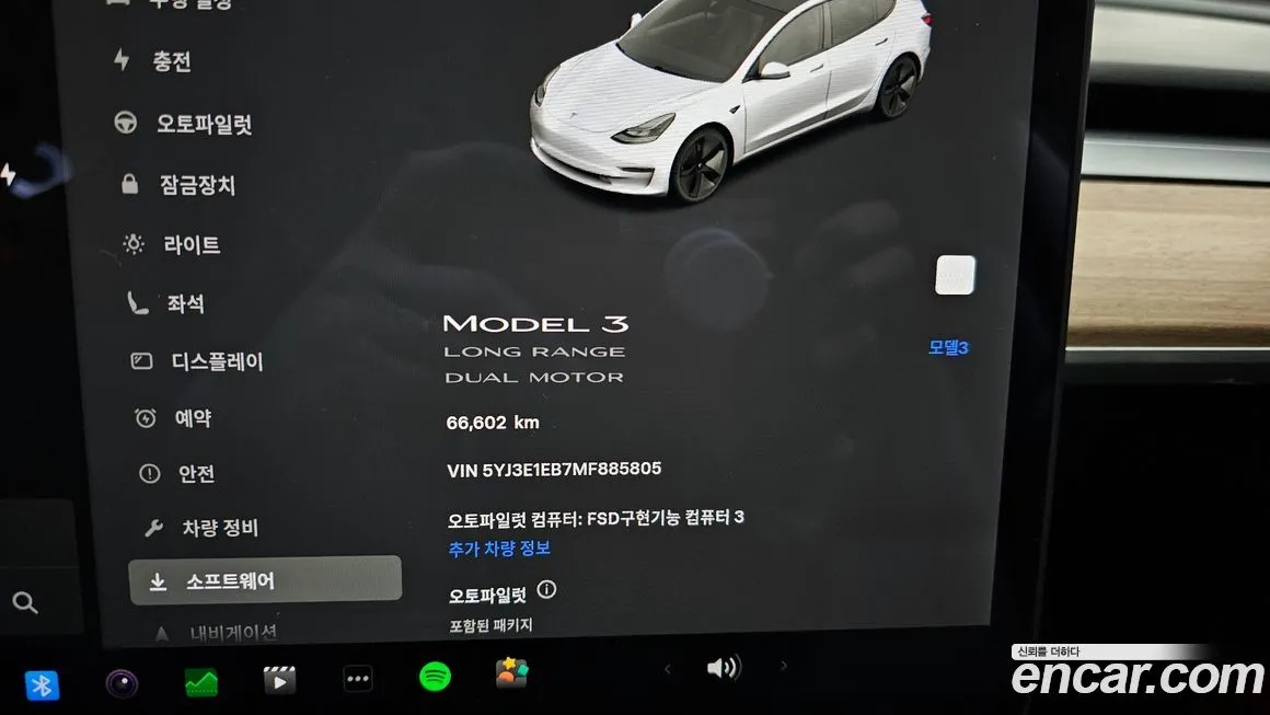 Tesla Model 3 — фото 4