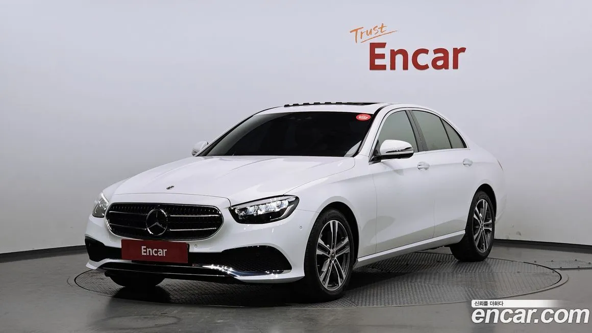Mercedes-Benz E-Class — фото 1