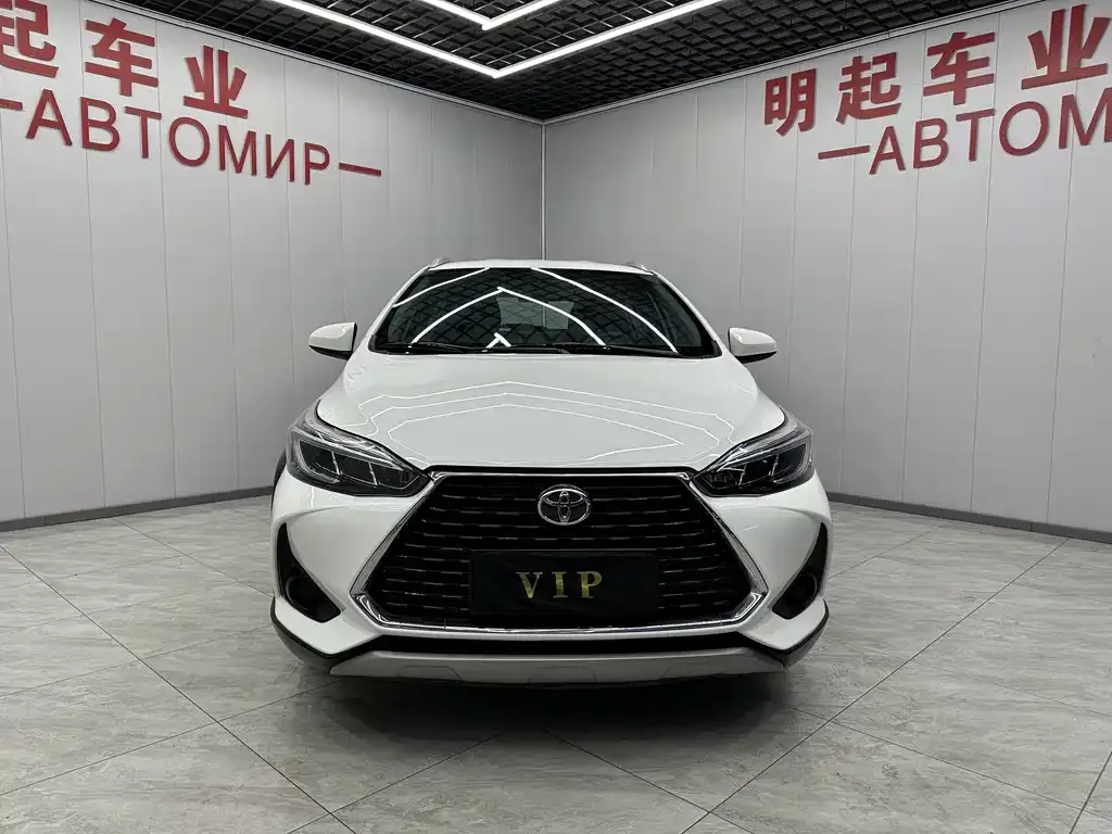 Toyota Yaris L — фото 3