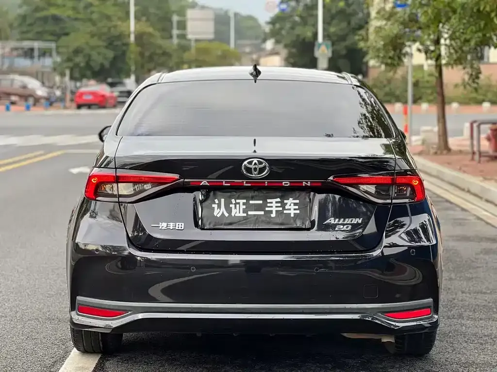 Toyota Allion — фото 5