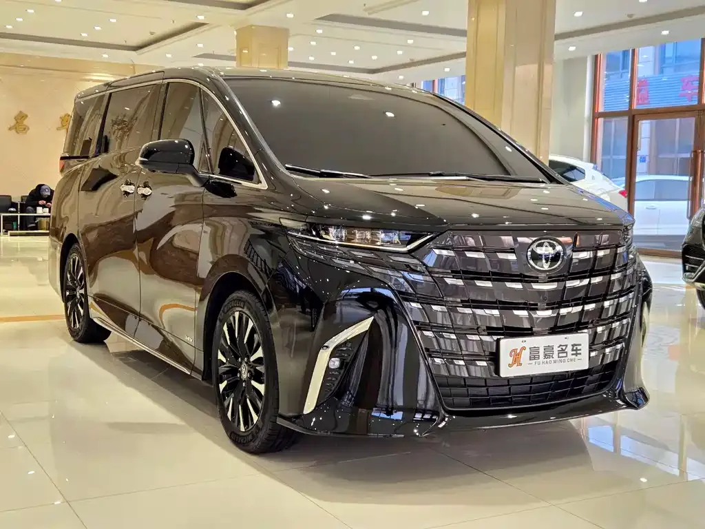 Toyota Alphard — фото 2
