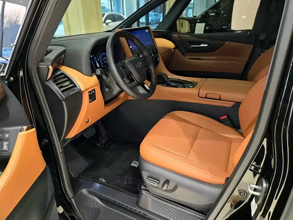 Toyota Alphard — фото 4