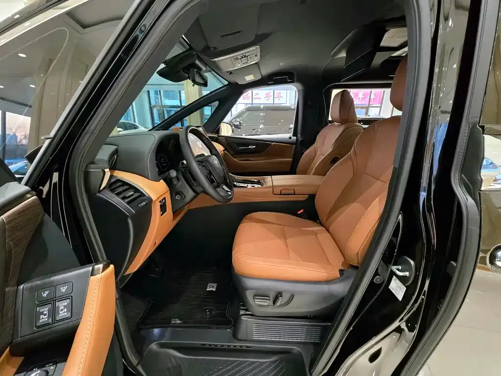 Toyota Alphard — фото 3