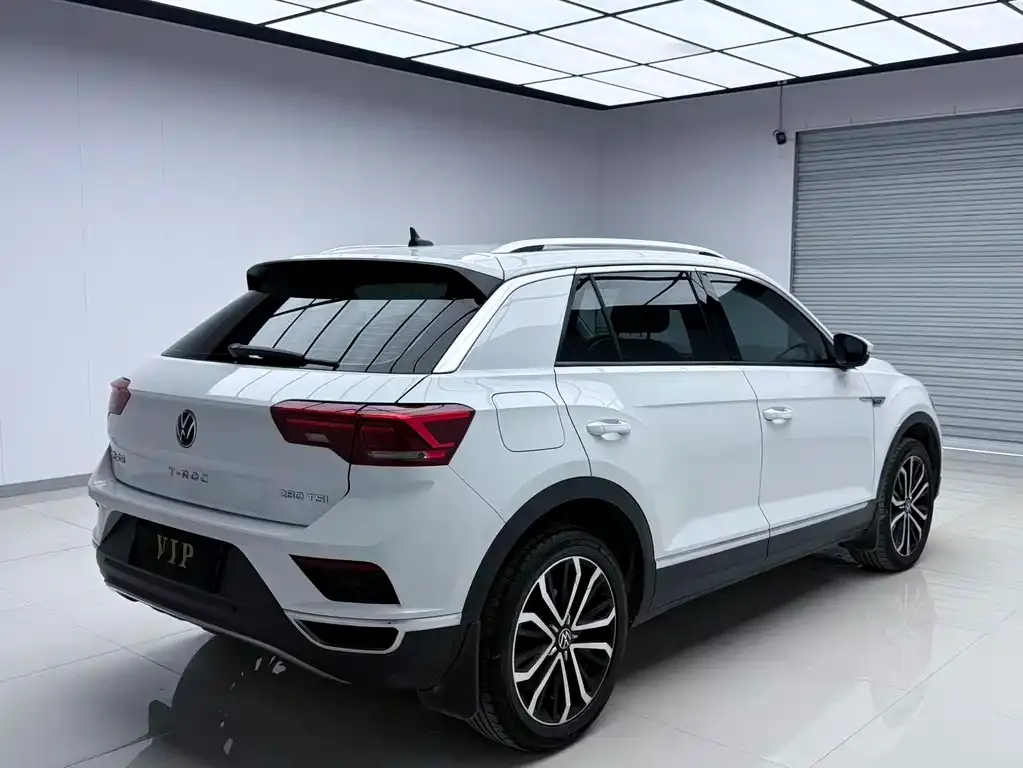 Volkswagen T-Roc — фото 4