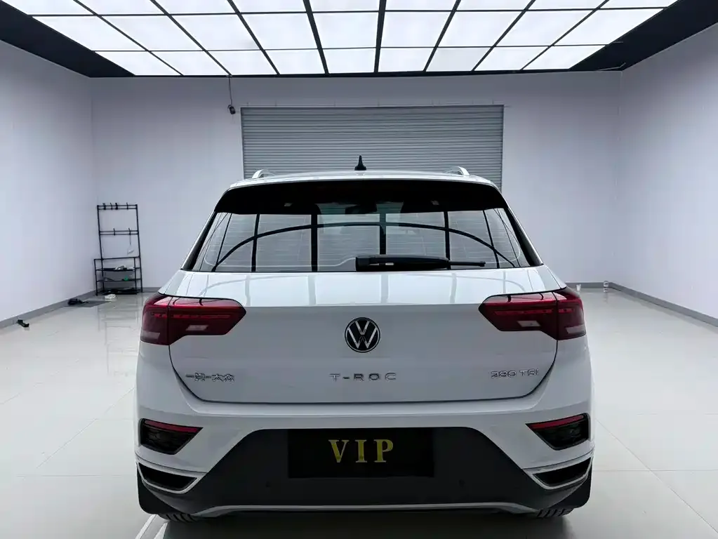 Volkswagen T-Roc — фото 5