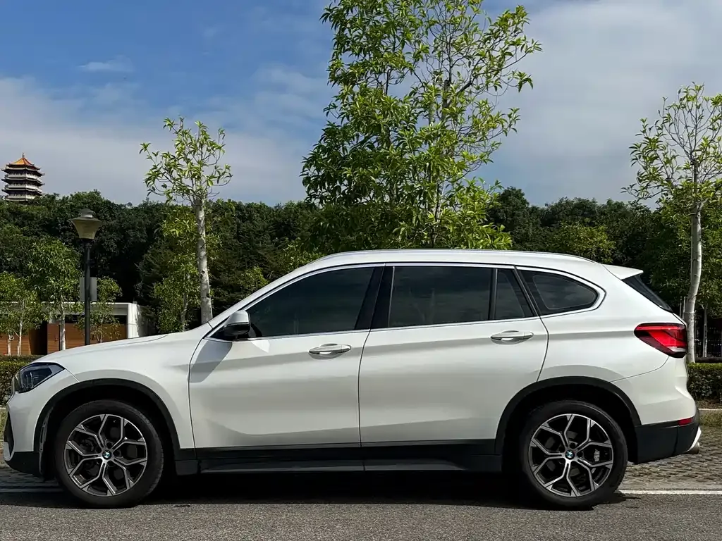 BMW X1 — фото 5