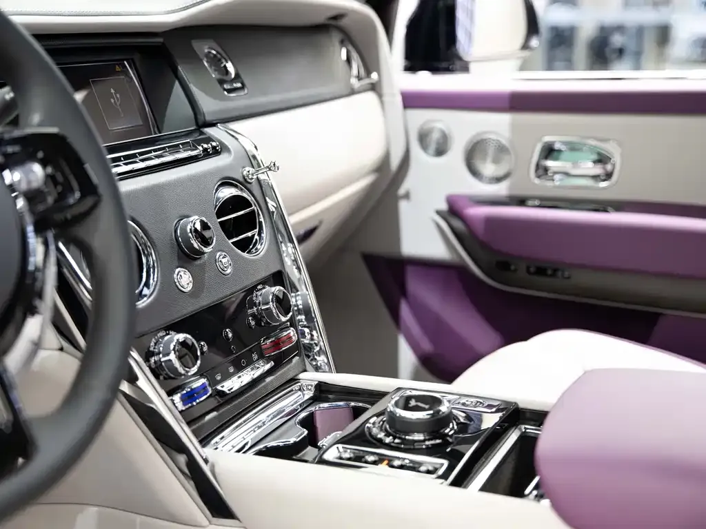 Rolls-Royce Cullinan — фото 9
