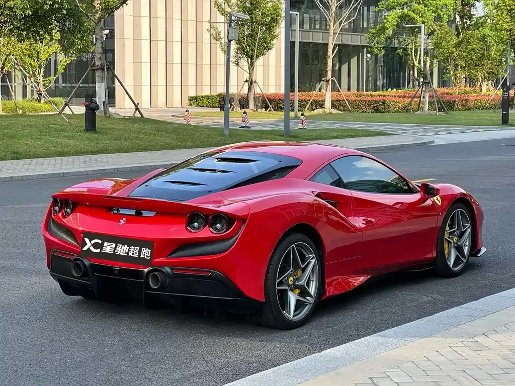 Ferrari F8 — фото 8