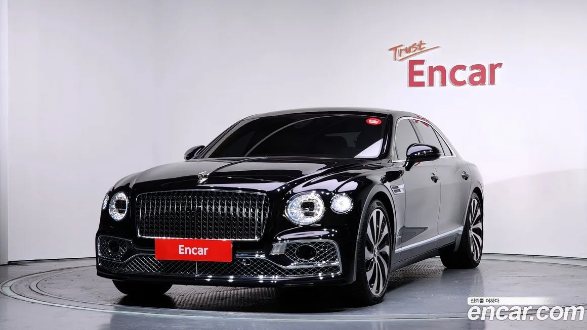 Bentley Flying Spur — фото 1
