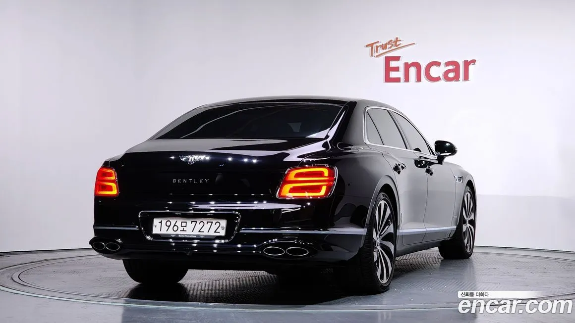 Bentley Flying Spur — фото 2