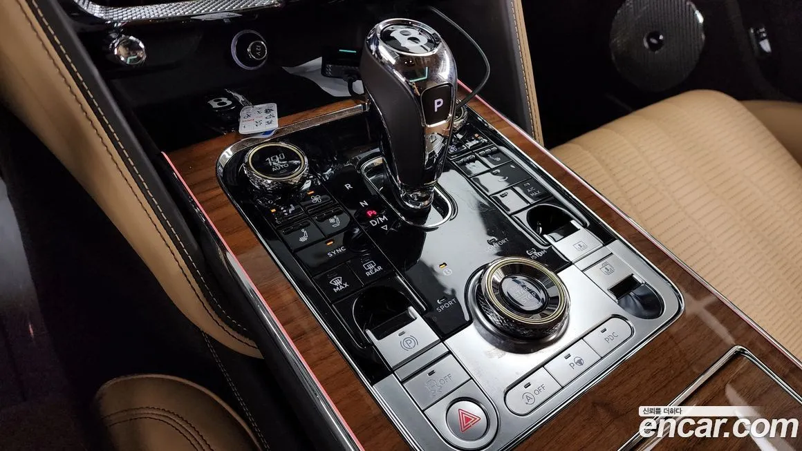Bentley Flying Spur — фото 9